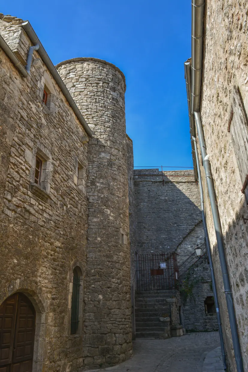 La Couvertoirade : visiter le plus beau village templier près de Nant 6 La Couvertoirade